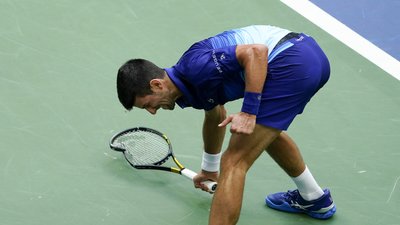 Першу ракетку світу Джоковича покарали штрафом у фіналі US Open за неспортивну поведінку. Що сталось
