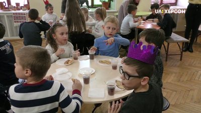 Працівники Херсонського краєзнавчого музею влаштували для дітей свято Масляної