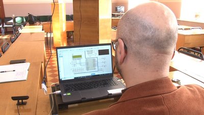 Як навчаються черкаські студенти на дистанційці Як навчаються черкаські студенти на дистанційці