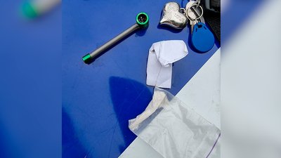 У Чернігові поліцейські знайшли у перехожого ручну гранату У Чернігові поліцейські знайшли у перехожого ручну гранату