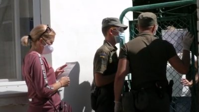 Херсонську обласну інфекційну лікарню взяли під охорону нацгвардійці Херсонську обласну інфекційну лікарню взяли під охорону нацгвардійці