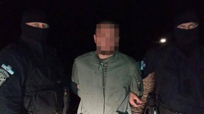 На Житомирщині поліція затримала підозрюваного у вбивстві двох людей, замаскованому під пожежу