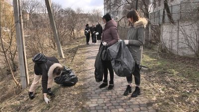 Майже 100 лучан прийшли на екотолоку з прибирання прибережної зони Сапалаївки