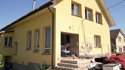 Будинок, який пошкоджено унаслідок вибухів на полігоні 31 липня 2026 року