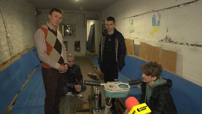 Винаходом освітлюють укриття: на Тернопільщині учні та вчителі змайстрували велогенератор Винаходом освітлюють укриття: на Тернопільщині учні та вчителі змайстрували велогенератор