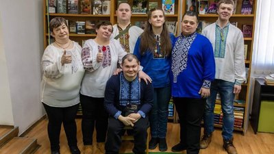 Учасники акції "Поезія без бар’єрів" Учасники акції "Поезія без бар’єрів"