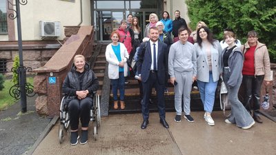 Справа житомирського волонтера Артура Волинця: через повітряну тривогу суд переніс засідання