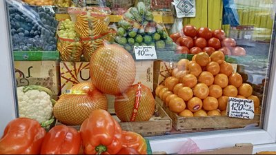 фрукти, свято, ціна, гроші, попит, ринок, базар, купують, продавці