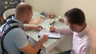 Правоохоронець вручив підозру керівнику ШЕУ у Києві