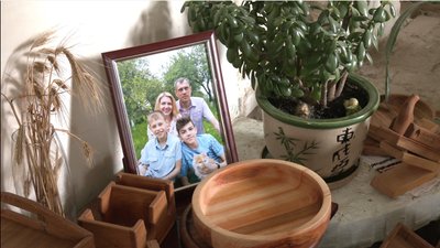 Дерево - наша енергетика. Як прикарпатський боєць відновлює традицію рукодільного посуду Дерево - наша енергетика. Як прикарпатський боєць відновлює традицію рукодільного посуду