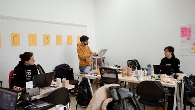 Як волонтери БУР відбудовують Україну Як волонтери БУР відбудовують Україну