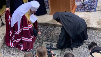 У Тернополі митрополит Епіфаній заклав капсулу в будівництво собору У Тернополі митрополит Епіфаній заклав капсулу в будівництво собору