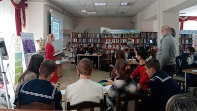 "Обернуся в легенду". Херсонська бібліотека провела заходи до 150-річчя Лесі Українки "Обернуся в легенду". Херсонська бібліотека провела заходи до 150-річчя Лесі Українки