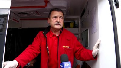 У Житомирському медінституті розпилили газ – двох дівчат забрала "швидка" У Житомирському медінституті розпилили газ – двох дівчат забрала "швидка"