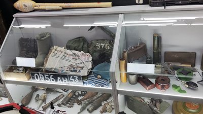 Експонати у кімнаті мінної безпеки Експонати у кімнаті мінної безпеки