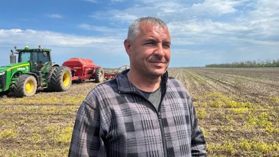 "Орки стояли за поле від нас": у Криворізькому районі стартувала посівна
