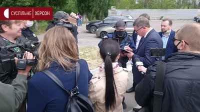 День перемоги по-херсонськи: заборонена символіка та перші затримання (фоторепортаж) День перемоги по-херсонськи: заборонена символіка та перші затримання (фоторепортаж)