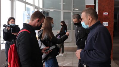 Сертифікати або тести: у херсонському виші ввели карантинні обмеження Сертифікати або тести: у херсонському виші ввели карантинні обмеження