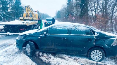 Прикарпатців просять не виїжджати автомобілями без нагальої потреби Прикарпатців просять не виїжджати автомобілями без нагальої потреби