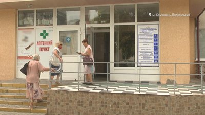 Поранену під час вибуху дівчинку продовжать лікувати у Кам’янці-Подільському, - медики