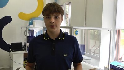 Дев’ятикласник Максим Гуртовенко став одним із перших, хто приміряв окулярами віртуальної реальності Дев’ятикласник Максим Гуртовенко став одним із перших, хто приміряв окулярами віртуальної реальності