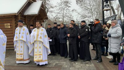 День Гідності та Свободи. У Києві вшановують Героїв Небесної Сотні День Гідності та Свободи. У Києві вшановують Героїв Небесної Сотні