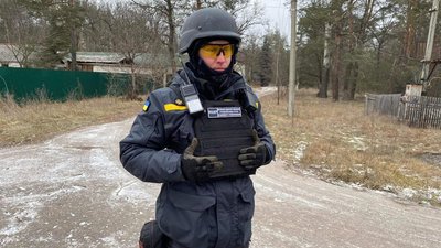 "Для повного розмінування потрібні роки". Як піротехніки ДСНС знешкоджують міни у деокупованому Святогірську "Для повного розмінування потрібні роки". Як піротехніки ДСНС знешкоджують міни у деокупованому Святогірську