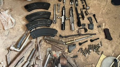 У Києві викрили чоловіка, який продавав пістолети з набоями та гранати У Києві викрили чоловіка, який продавав пістолети з набоями та гранати