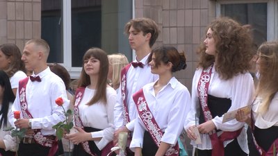 Свято останнього дзвоника відбулось у черкаських школах