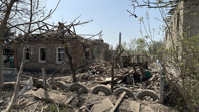 волонтери гуманітарна місія "Пролісок" пошкоджений будинок гуманітарна допомога жителі обстріл армія РФ Костянтинівка Донецька область волонтери гуманітарна місія "Пролісок" пошкоджений будинок гуманітарна допомога жителі обстріл армія РФ Костянтинівка Донецька область