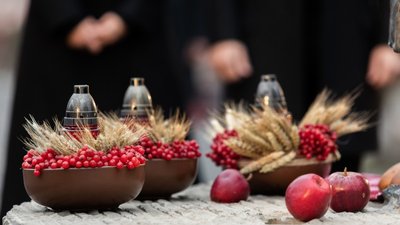 Зеленський разом із дружиною вшанували пам'ять жертв Голодоморів Зеленський разом із дружиною вшанували пам'ять жертв Голодоморів