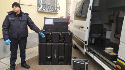 Черкаські правоохоронці отримали лабораторію для експрес-аналізу ДНК Черкаські правоохоронці отримали лабораторію для експрес-аналізу ДНК