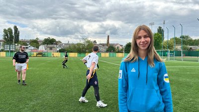 Флаг-футбол у Житомирі: на міському стадіоні показали тренування Флаг-футбол у Житомирі: на міському стадіоні показали тренування