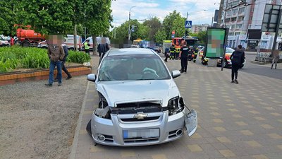 Їхали на "червоний" та "жовтий": у поліції розповіли деталі ДТП в Черкасах Їхали на "червоний" та "жовтий": у поліції розповіли деталі ДТП в Черкасах