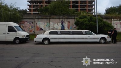 Авто, у якому виявили тіло чоловіка