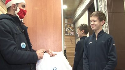“Миколай про тебе не забуде”. Волонтери підготували подарунки 2 тисячам дніпровських дітлахів
