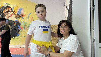 Сила волі та підтримка: історія 10-річного миколаївця із синдромом Дауна, який займається джиу-джитсу Сила волі та підтримка: історія 10-річного миколаївця із синдромом Дауна, який займається джиу-джитсу