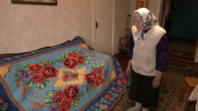 В'язала та працювала у полі з п'яти років: історія 93-річної довгожительки з Волині В'язала та працювала у полі з п'яти років: історія 93-річної довгожительки з Волині