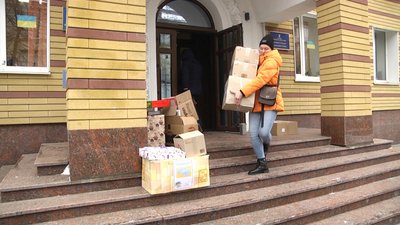 Акція "Різдвяний гостинчик" – житомиряни зібрали різдвяні гостинці для дітей Харківщини Акція "Різдвяний гостинчик" – житомиряни зібрали різдвяні гостинці для дітей Харківщини
