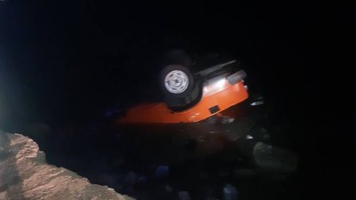 На Дніпропетровщині легковик злетів з мосту в річку, загинула дитина