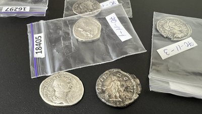 Київські митники конфіскували монети часів Римської імперії Київські митники конфіскували монети часів Римської імперії