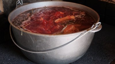 "Це спадщина моєї мами та бабки". Борщ за рецептом господині з буковинської Гуцульщини "Це спадщина моєї мами та бабки". Борщ за рецептом господині з буковинської Гуцульщини