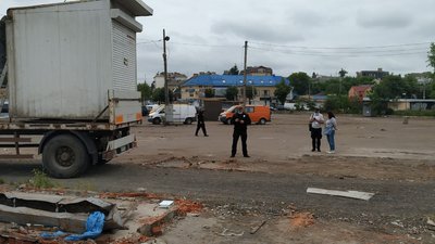 Підприємці луцького ринку забарикадувалися шинами Підприємці луцького ринку забарикадувалися шинами