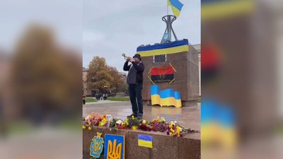 Пережив дві російські окупації. Історія головного диригента херсонського театру Артема Філенка Пережив дві російські окупації. Історія головного диригента херсонського театру Артема Філенка