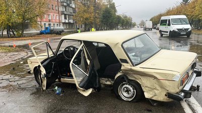На Житомирщині в аварії загинула 74-річна коростенка, ще двоє людей отримали травми На Житомирщині в аварії загинула 74-річна коростенка, ще двоє людей отримали травми