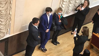 Перша сесія нової Одеської облради: депутати заблокували трибуну Перша сесія нової Одеської облради: депутати заблокували трибуну