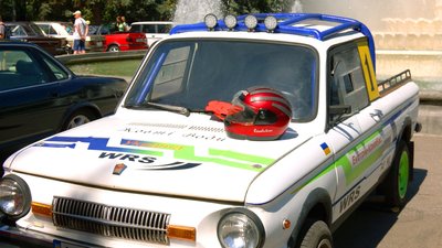 Виставку ретроавтомобілів представили у Вінниці у рамках історичного ралі Виставку ретроавтомобілів представили у Вінниці у рамках історичного ралі