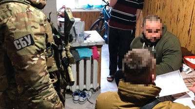 Переправляли до ЄС сильнодіючі препарати: на Рівненщині викрили контрабандистів Переправляли до ЄС сильнодіючі препарати: на Рівненщині викрили контрабандистів