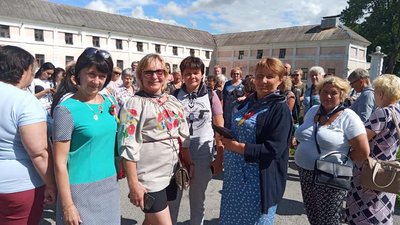 На Тернопільщині у каплиці-пантеоні зібралися родичі загиблих бійців