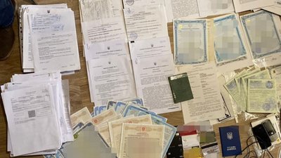 На Донеччині чиновників підозрюють у привласнені пенсій жителів окупованих територій